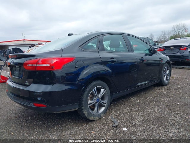 Ford FOCUS SE 2017 1FADP3FE2HL289822 Image 4
