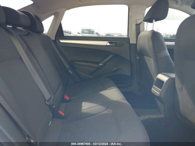 1VWAT7A33GC059790 Volkswagen Passat 1.8t S