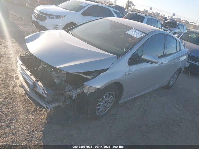 Toyota Prius Prime Premium 2017 JTDKARFP6H3052824 Image 2