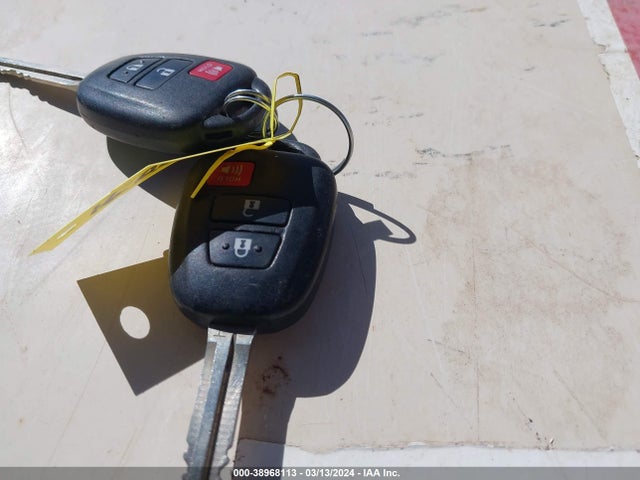 Toyota RAV4 LE 2016 2T3BFREV2GW474005 Image 11