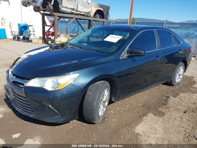 Toyota CAMRY LE 2016 4T4BF1FK8GR570533 Image 2