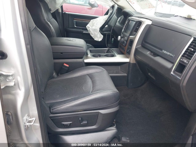 RAM 1500 Laramie  4x4 5'7 Box 2017 1C6RR7NT9HS565007 Image 5