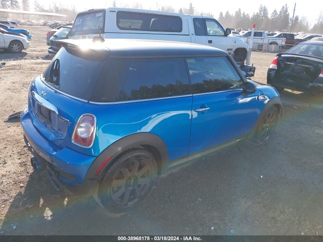 2011 MINI COOPER S WMWSV3C57BTY13739 Photo 3