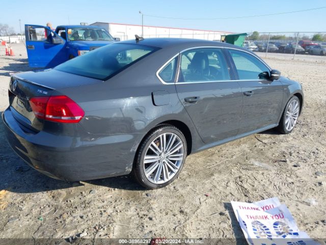1VWBT7A30EC117632 Volkswagen Passat 1.8t Sport