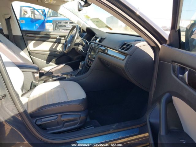 1VWBT7A30EC117632 Volkswagen Passat 1.8t Sport