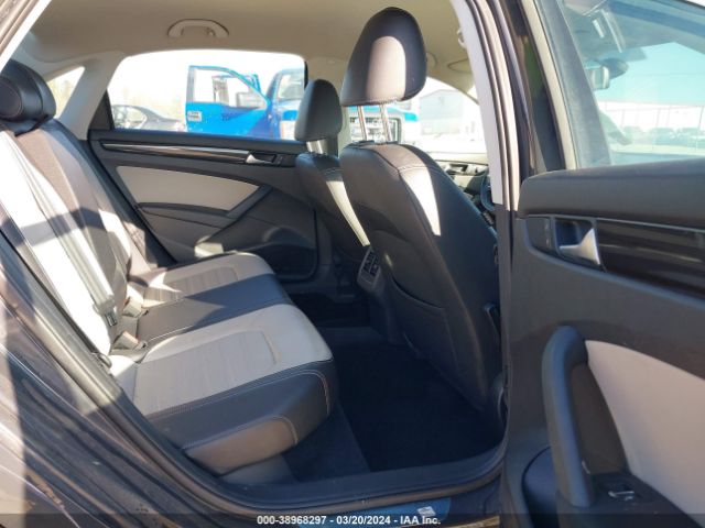 1VWBT7A30EC117632 Volkswagen Passat 1.8t Sport