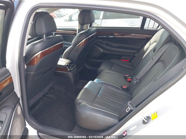Genesis G90 3.3t Premium 2017 KMHG34JA9HU022793 Image 8