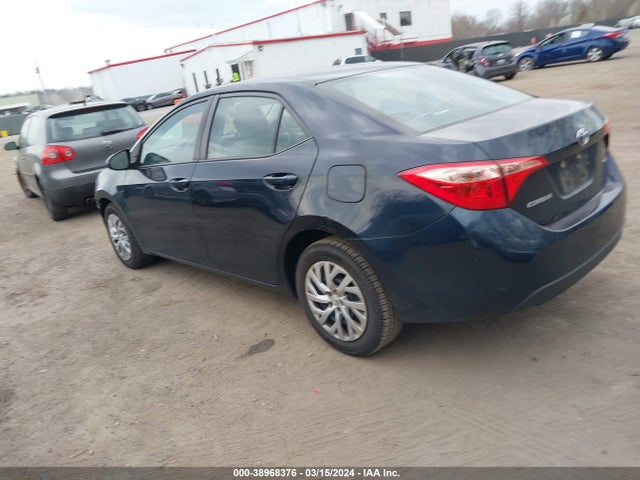 Toyota COROLLA LE 2017 2T1BURHE5HC936800 Image 3