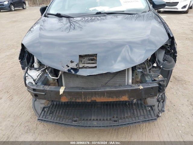 Toyota COROLLA LE 2017 2T1BURHE5HC936800 Image 6