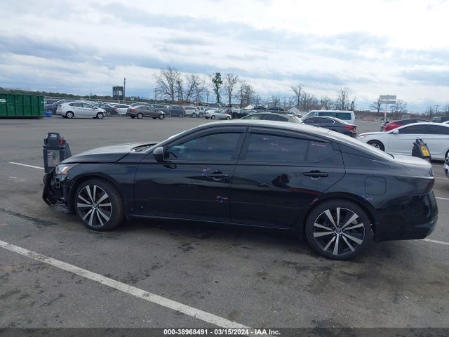 38968491 :رقم المزاد ، 1N4BL4CV8NN337384 vin ، 2022 Nissan Altima Sr Fwd مزاد بيع