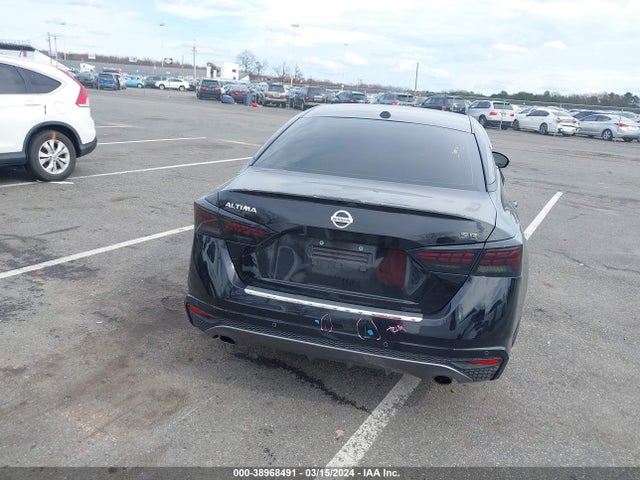 38968491 :رقم المزاد ، 1N4BL4CV8NN337384 vin ، 2022 Nissan Altima Sr Fwd مزاد بيع