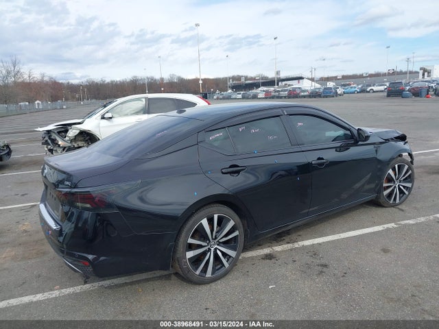 38968491 :رقم المزاد ، 1N4BL4CV8NN337384 vin ، 2022 Nissan Altima Sr Fwd مزاد بيع