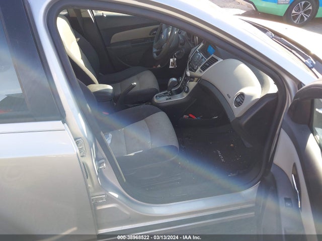 Chevrolet Cruze Ls Auto 2014 1G1PA5SGXE7252123 Image 5