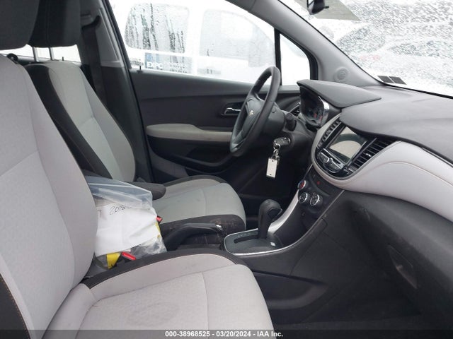 Chevrolet TRAX LS 2018 3GNCJNSB1JL300101 Image 5