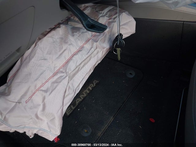 Hyundai ELANTRA SE 2019 5NPD74LFXKH459949 Image 11