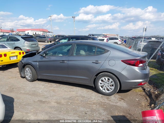 Hyundai ELANTRA SE 2019 5NPD74LFXKH459949 Image 3