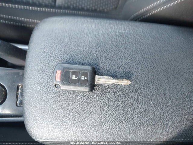 JA4AD2A36HZ057530 Mitsubishi Outlander Es