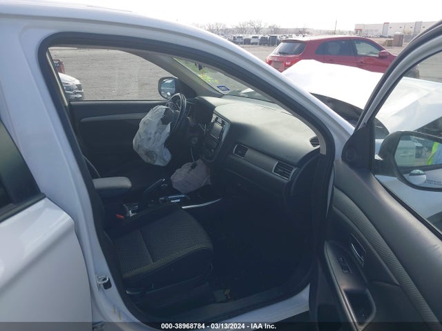 JA4AD2A36HZ057530 Mitsubishi Outlander Es