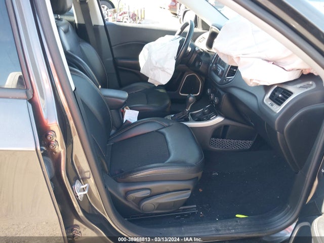 3C4NJDBB1JT350492 Jeep Compass Latitude 4x4