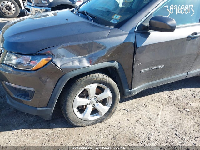 3C4NJDBB1JT350492 Jeep Compass Latitude 4x4