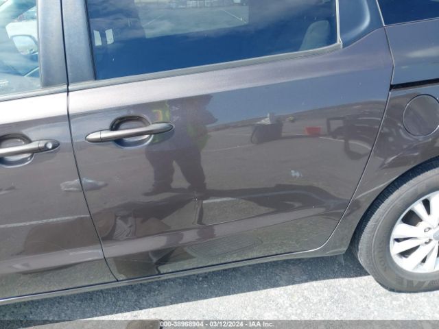 KNDMB5C11F6026674 KIA SEDONA LX