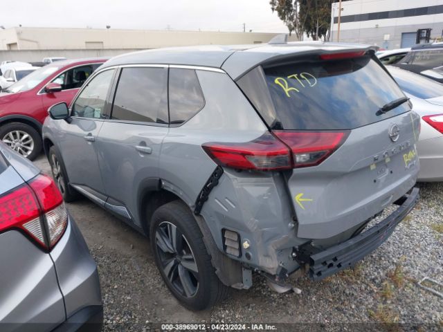 JN8BT3DC7NW120053 Nissan Rogue Platinum Fwd
