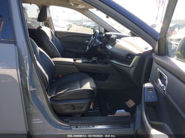 JN8BT3DC7NW120053 Nissan Rogue Platinum Fwd