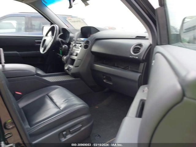 Honda Pilot Touring 2015 5FNYF4H97FB073856 Image 5