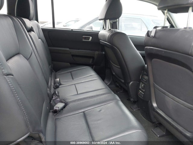 Honda Pilot Touring 2015 5FNYF4H97FB073856 Image 8
