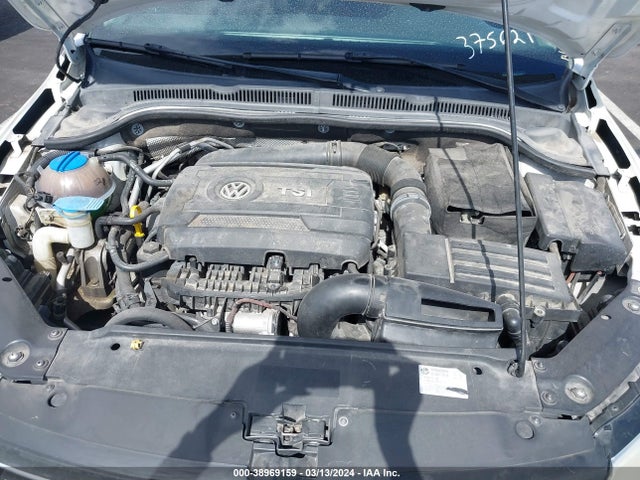 3VWL17AJ3EM375621 Volkswagen Jetta 1.8t Sel