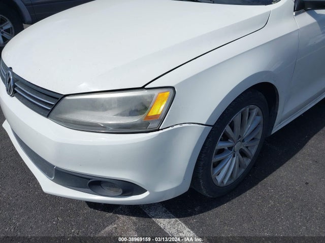 3VWL17AJ3EM375621 Volkswagen Jetta 1.8t Sel