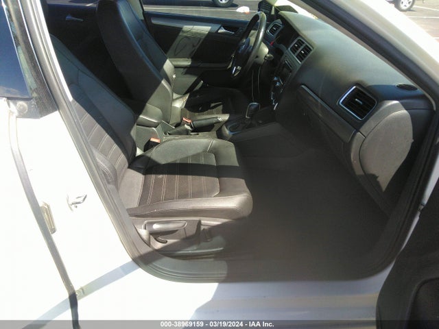 3VWL17AJ3EM375621 Volkswagen Jetta 1.8t Sel