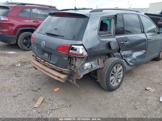 3VWC17AU9GM504345 Volkswagen Golf Sportwagen Tsi S 4-door