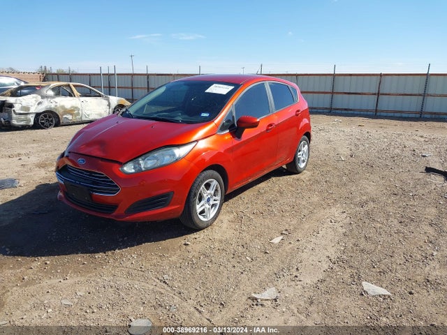 Ford FIESTA SE 2018 3FADP4EJ2JM134762 Image 2