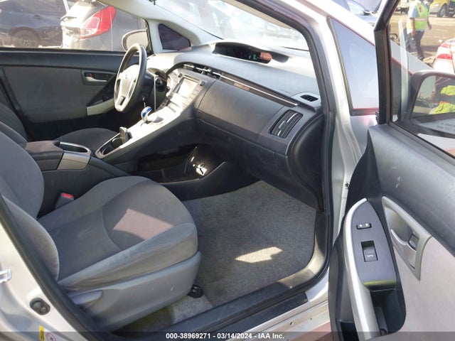 Toyota Prius Three 2014 JTDKN3DUXE1747065 Image 5