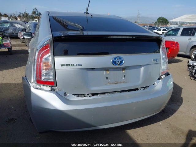 Toyota Prius Three 2014 JTDKN3DUXE1747065 Image 6