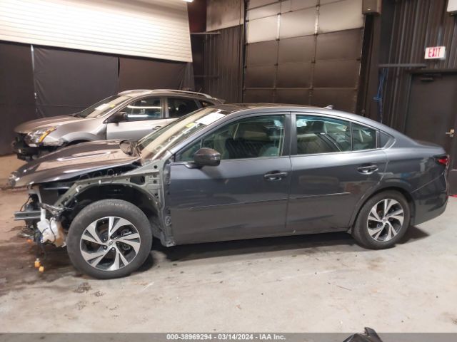 4S3BWAF64P3010516 Subaru Legacy Premium