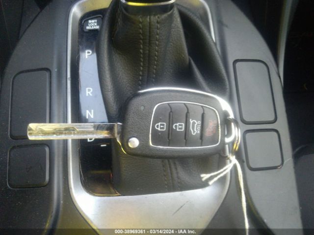 5NMZU3LB9HH030815 Hyundai Santa Fe Sport 2.4l