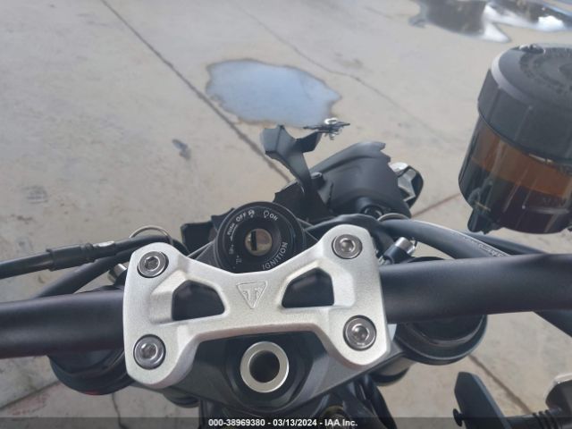 2024 TRIUMPH MOTORCYCLE STREET TRIPLE SMTA614K1RTBJ6683 Photo 6