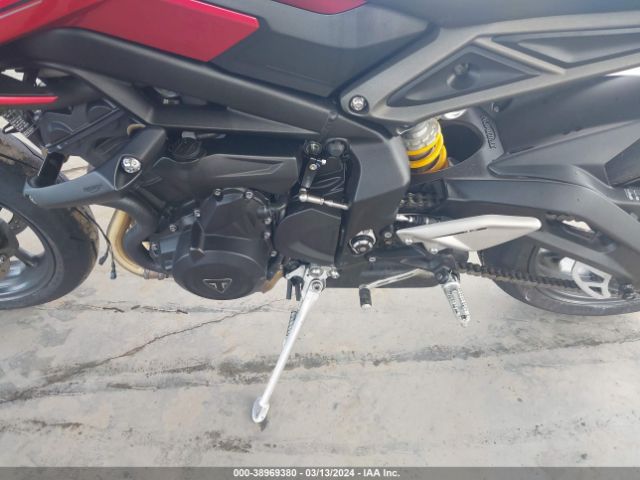 2024 TRIUMPH MOTORCYCLE STREET TRIPLE SMTA614K1RTBJ6683 Photo 8