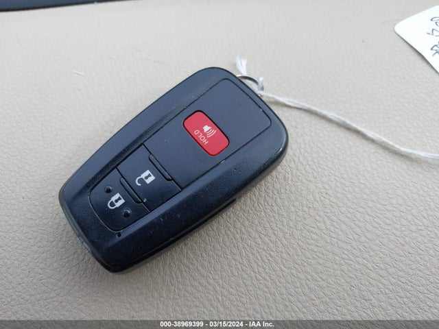 Toyota Prius Three 2016 JTDKARFU5G3006910 Image 11