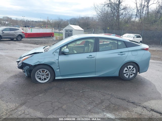 Toyota Prius Three 2016 JTDKARFU5G3006910 Image 14