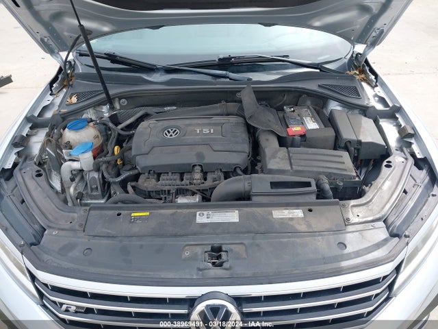 1VWDT7A39HC035766 Volkswagen Passat 1.8t R-line