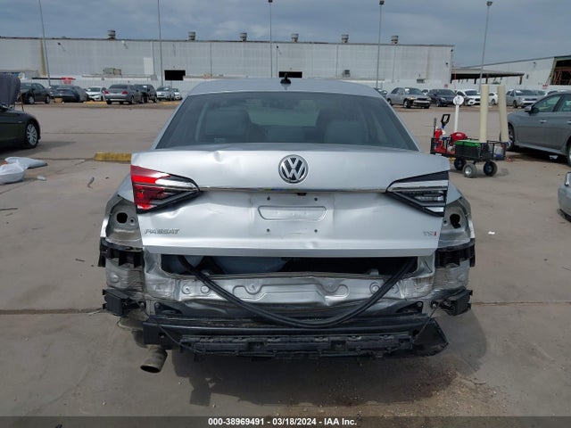 1VWDT7A39HC035766 Volkswagen Passat 1.8t R-line
