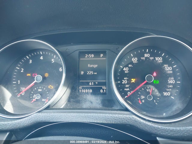 1VWDT7A39HC035766 Volkswagen Passat 1.8t R-line