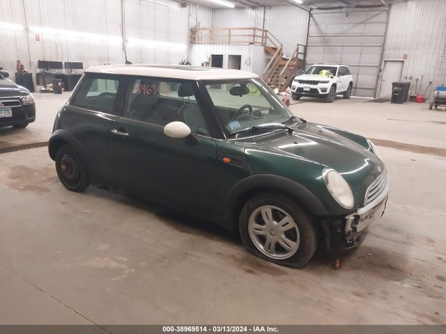 2006 MINI COOPER WMWRC33596TK72350 Photo 0