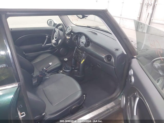 2006 MINI COOPER WMWRC33596TK72350 Photo 4