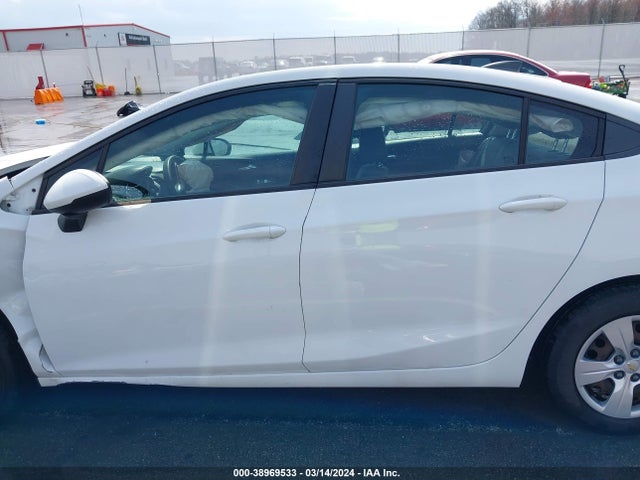 Chevrolet Cruze Ls Auto 2017 1G1BC5SMXH7204300 Image 15