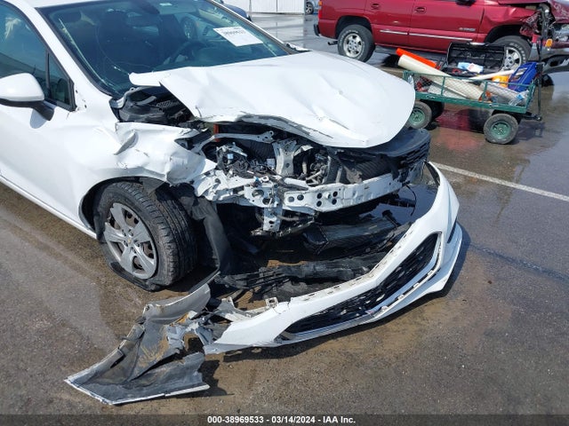Chevrolet Cruze Ls Auto 2017 1G1BC5SMXH7204300 Image 12