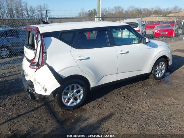 KIA SOUL LX 2022 KNDJ23AU1N7829451 Image 4